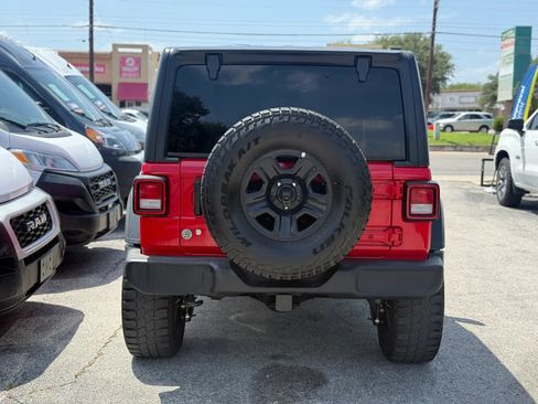 Used 2020 Jeep Wrangler Sport AWD/4WD image 5