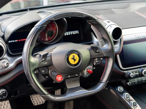 Used 2018 Ferrari GTC4Lusso T image 15