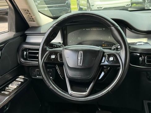 Used 2022 Lincoln Aviator AWD w/ Premium Package image 9