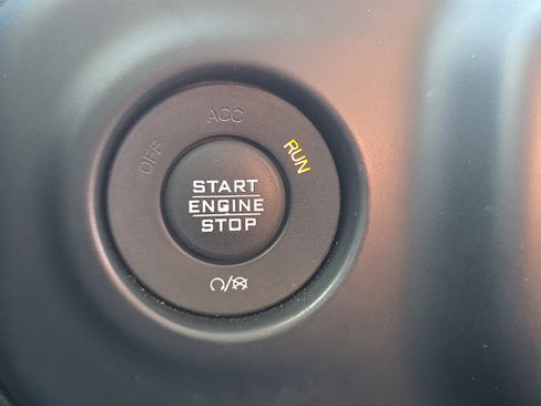 Used 2018 Jeep Wrangler Unlimited Sport S AWD/4WD image 35