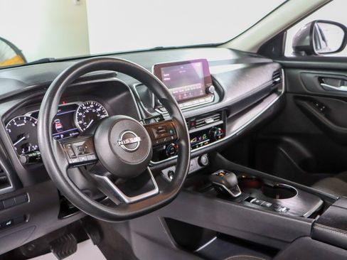 Used 2024 Nissan Rogue SV FWD image 22