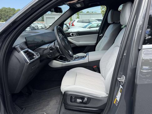 Used 2025 BMW X5 xDrive50e AWD/4WD image 5