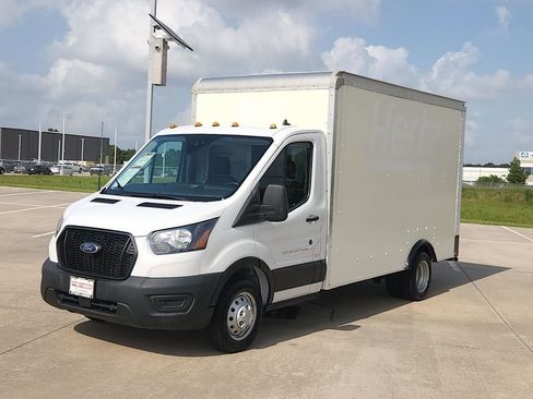 Used 2022 Ford Transit 350 DRW RWD image 3