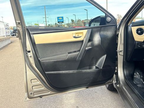 Used 2017 Toyota Corolla LE image 10