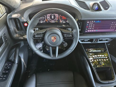 New 2026 Porsche Cayenne GTS AWD/4WD image 15