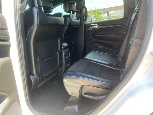 Used 2019 Jeep Grand Cherokee Altitude RWD image 16