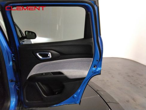 Used 2022 Jeep Compass Latitude w/ Convenience Group image 39