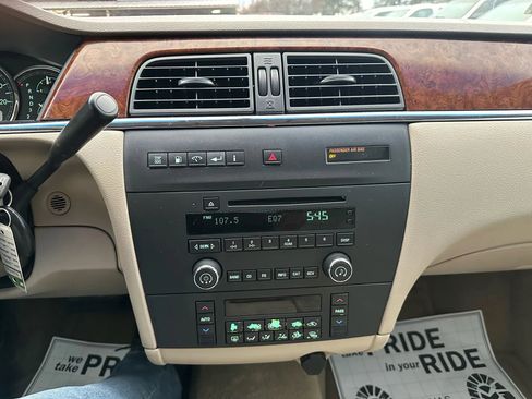 Used 2005 Buick LaCrosse CX w/ Silver Convenience Package image 24