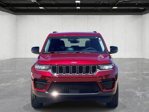 Certified 2023 Jeep Grand Cherokee Laredo w/ Luxury Tech Group I AWD/4WD image 2