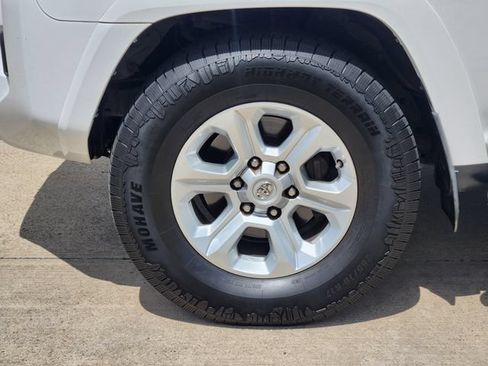 Used 2015 Toyota 4Runner SR5 RWD image 10