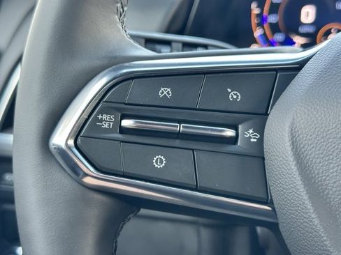 Used 2025 Chevrolet Suburban Premier image 18