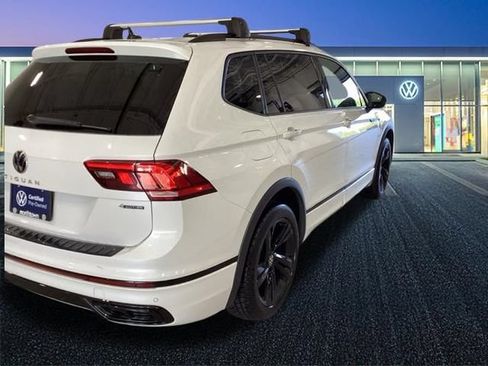 Certified 2024 Volkswagen Tiguan SE R-Line AWD/4WD image 28