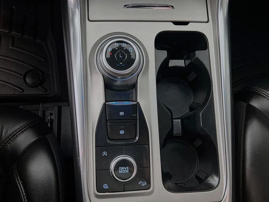 Used 2023 Ford Explorer Platinum w/ Technology Package AWD/4WD image 18