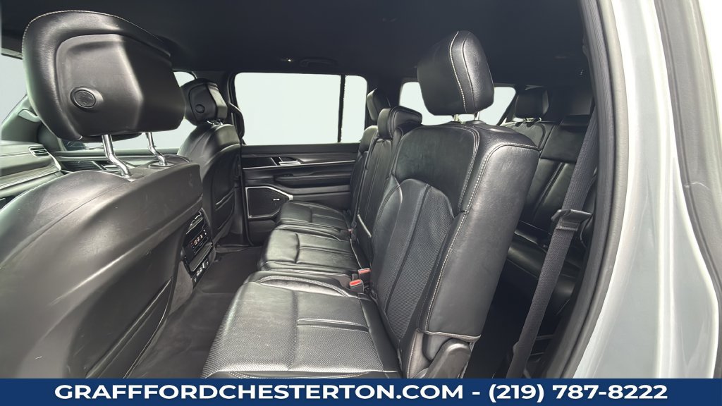 Used 2024 Jeep Wagoneer L Series III AWD/4WD image 22