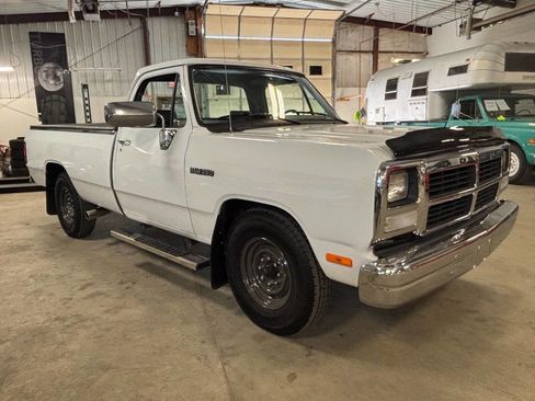 Used 1993 Dodge D/W Truck 250 RWD image 8