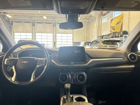 Used 2025 Chevrolet Blazer LT image 21