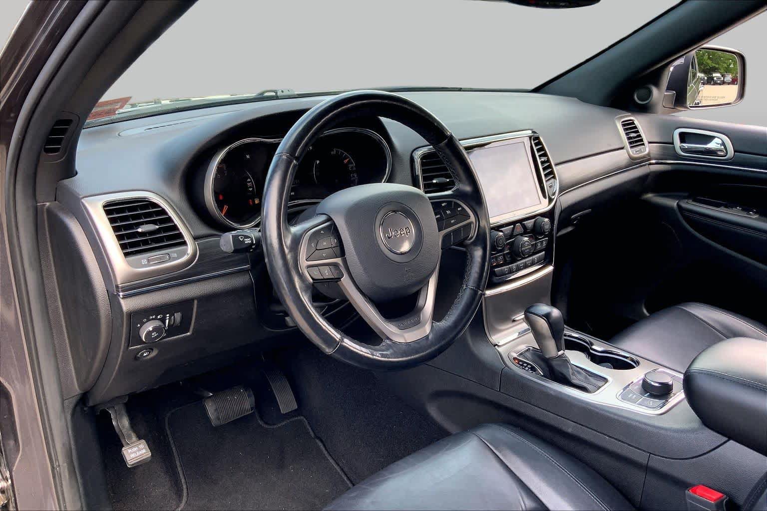Used 2021 Jeep Grand Cherokee Limited w/ Premium Lighting Group AWD/4WD image 18