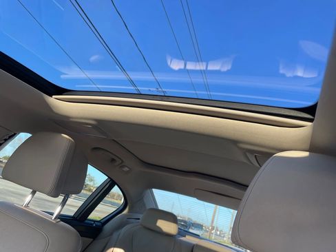 Used 2018 BMW 740i image 32