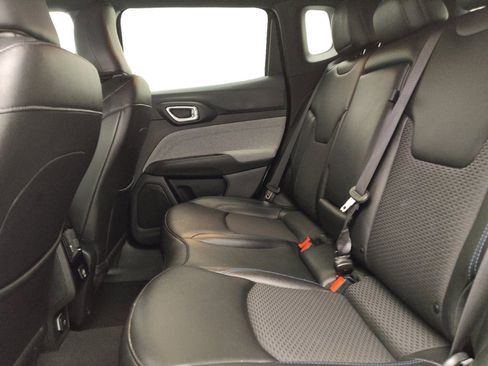 Used 2024 Jeep Compass Latitude image 18