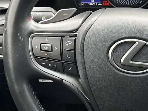Used 2025 Lexus ES 300h w/ Premium Package image 12