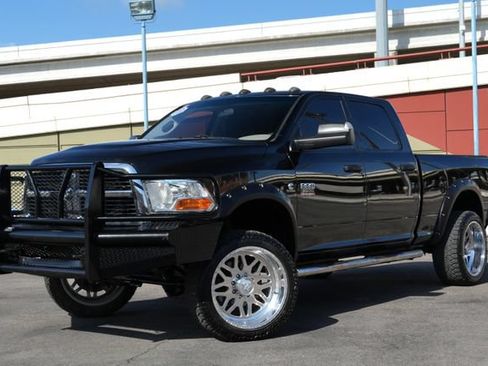 Used 2012 RAM 3500 ST w/ Chrome Appearance Group AWD/4WD image 8