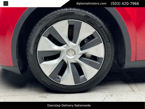 Used 2021 Tesla Model Y Long Range image 28