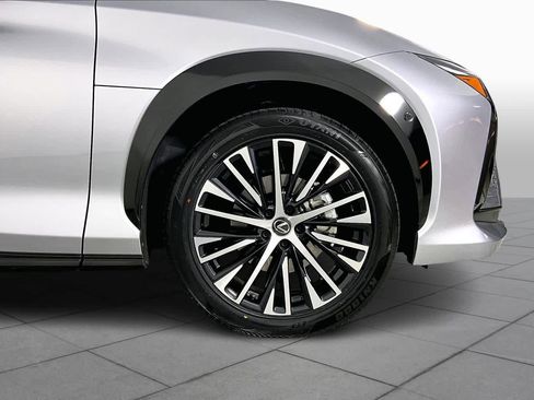 Used 2023 Lexus RZ 450e Premium image 10