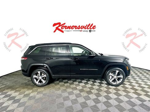 New 2025 Jeep Grand Cherokee Limited image 8