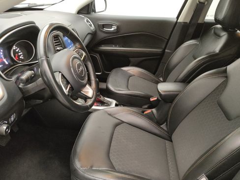 Used 2019 Jeep Compass Latitude w/ Popular Equipment Group AWD/4WD image 17
