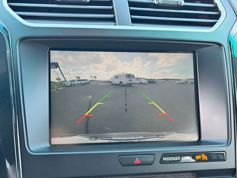 Used 2016 Ford Explorer XLT w/ Equipment Group 201A FWD image 14