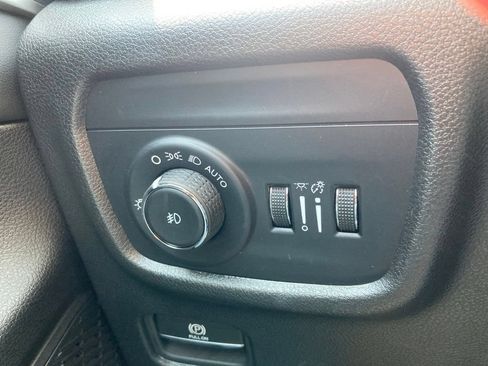 Used 2024 Jeep Grand Cherokee L Limited RWD image 14