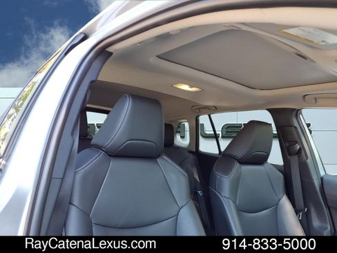 Used 2024 Toyota Corolla Cross XLE w/ Convenience Package AWD/4WD image 22