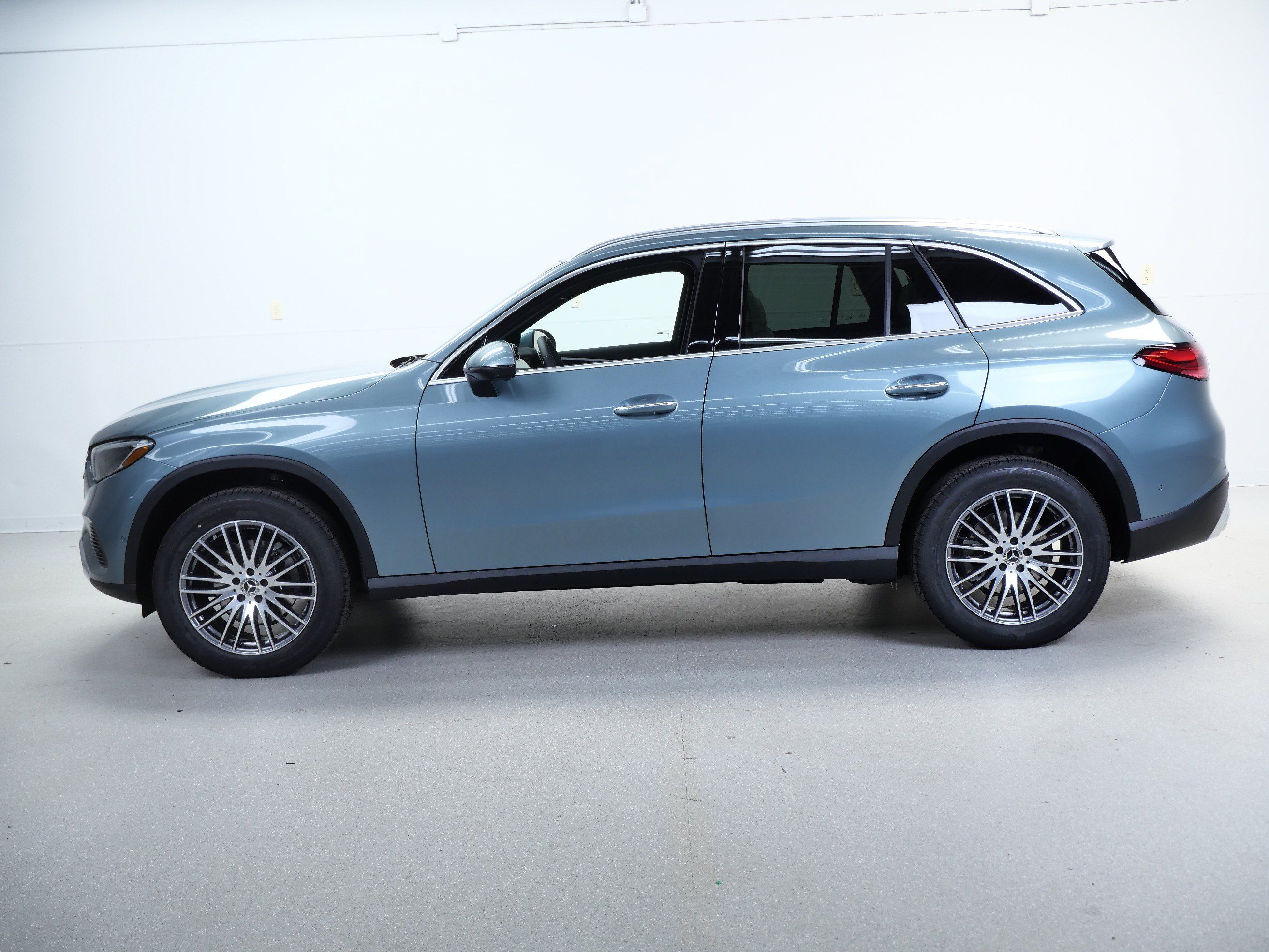New 2026 Mercedes-Benz GLC 300 4MATIC image 5