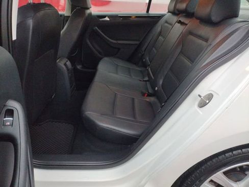 Used 2017 Volkswagen Jetta SEL image 30