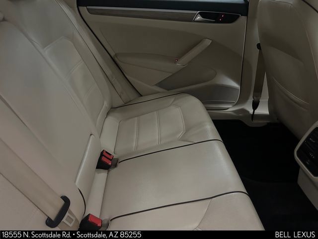 Used 2016 Volkswagen Passat 1.8T SE w/ Lighting Package (P06) FWD image 14