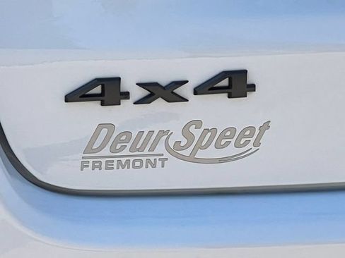Used 2026 Jeep Compass Latitude AWD/4WD image 2