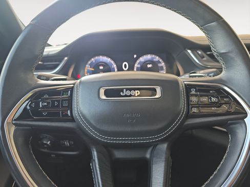 Used 2021 Jeep Grand Cherokee L Overland w/ Luxury Tech Group IV RWD image 11
