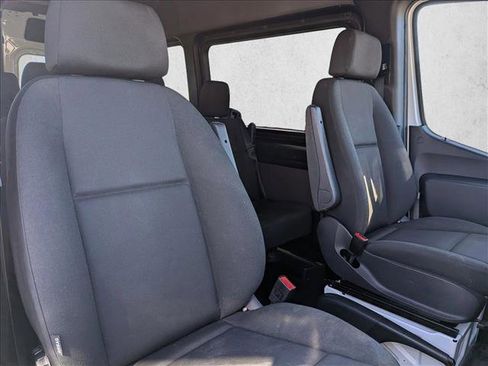 Used 2024 Mercedes-Benz Sprinter 2500 image 21