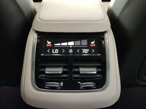 Certified 2026 Volvo XC90 B6 Plus w/ Protection Package Premier AWD/4WD image 32