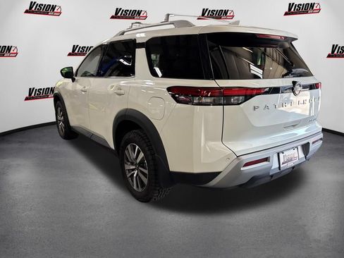 Certified 2024 Nissan Pathfinder SL AWD/4WD image 7