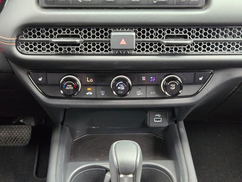 Used 2025 Honda HR-V Sport image 18