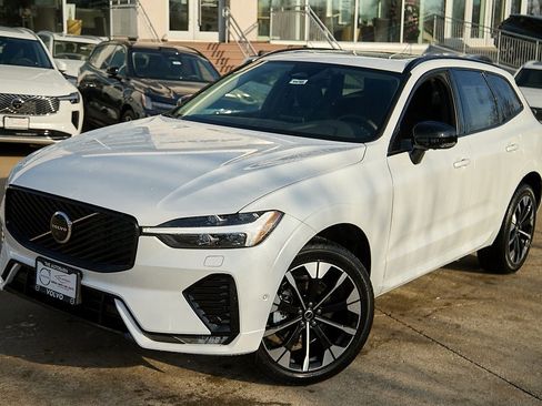 New 2026 Volvo XC60 B5 Plus w/ Climate Package image 4