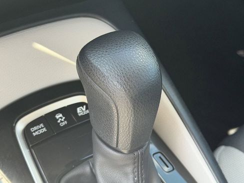 Used 2024 Toyota Corolla LE FWD image 21