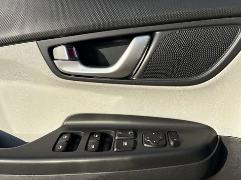 Certified 2023 Hyundai Kona SEL w/ Convenience Package image 13