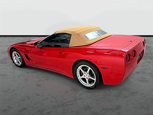 Used 2003 Chevrolet Corvette Base w/ Preferred Equipment Group1 image 2