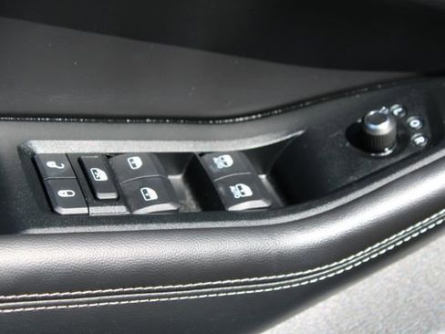 Used 2024 Jeep Grand Cherokee Altitude image 9