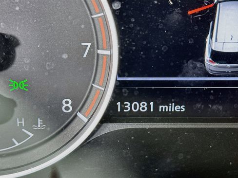 Used 2023 Nissan Rogue SV FWD image 18