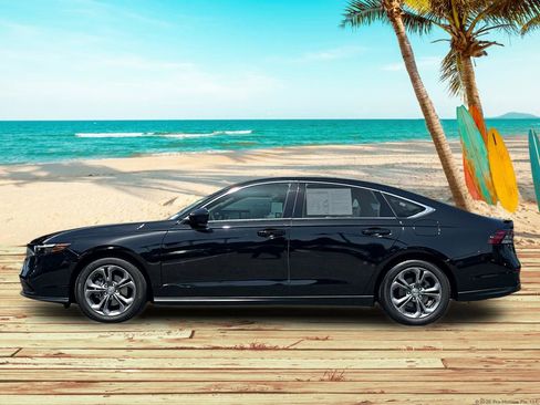 Used 2023 Honda Accord EX image 3