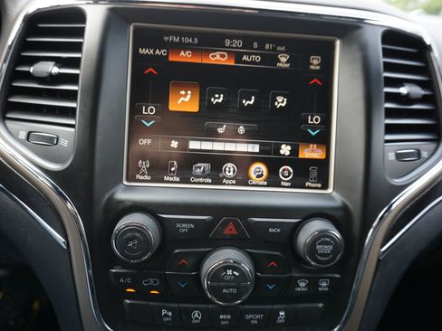 Used 2016 Jeep Grand Cherokee Limited AWD/4WD image 11