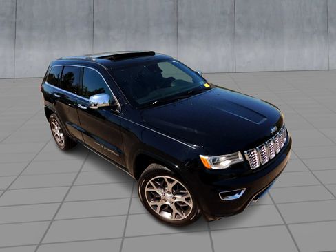Used 2019 Jeep Grand Cherokee Overland AWD/4WD image 2